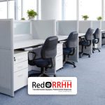 Detrás de las ausencias laborales recurrentes existe información valiosa relacionada con la carga de trabajo, el liderazgo, el clima organizacional, la salud mental y las condiciones del entorno laboral. Detectar estos patrones a tiempo permite a las empresas anticipar riesgos, prevenir el desgaste de los equipos y mejorar la gestión del ausentismo de manera integral.